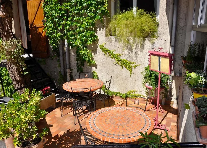 Les Deux Acacias