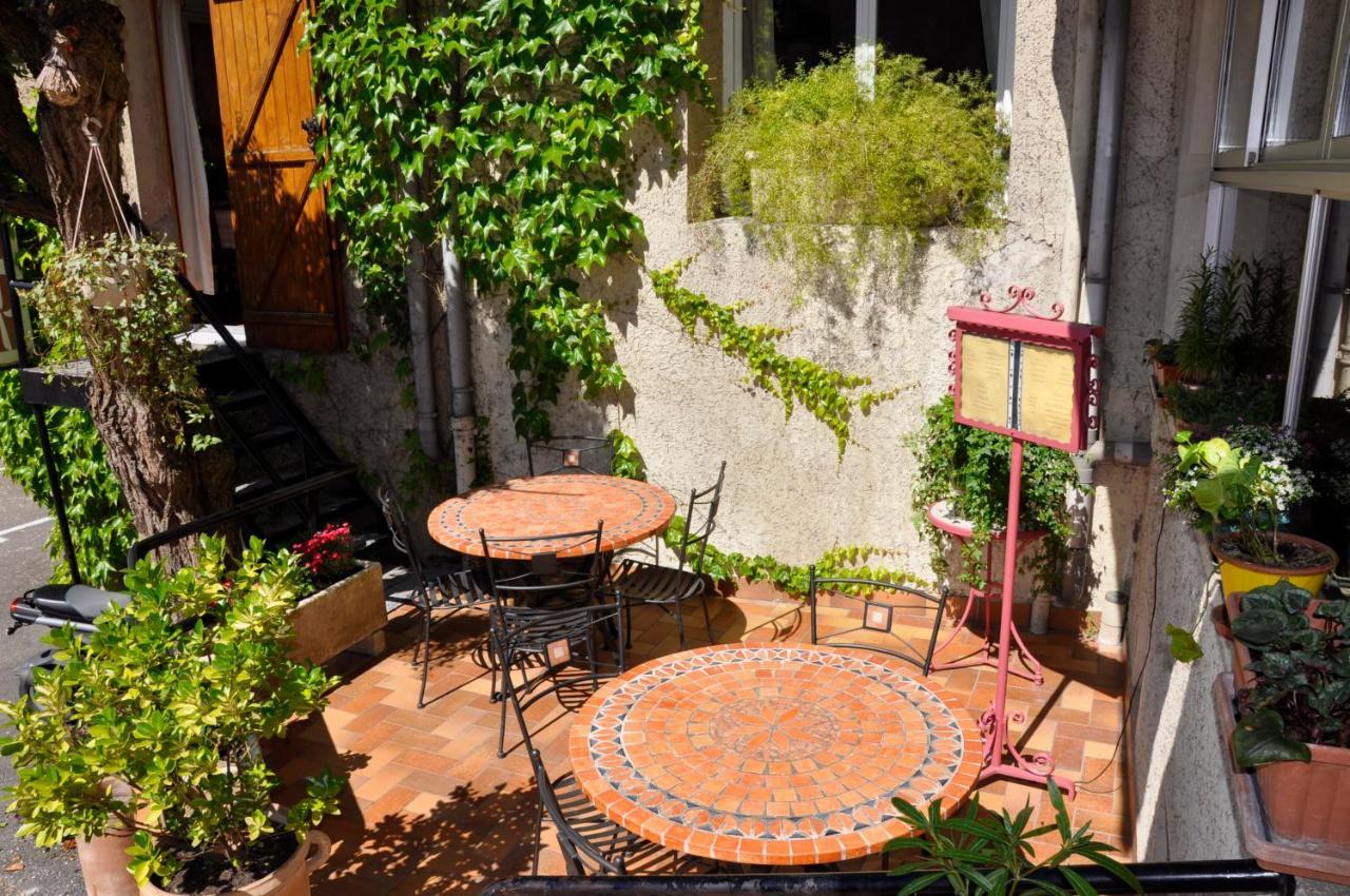 Les Deux Acacias * Villepinte (Aude)